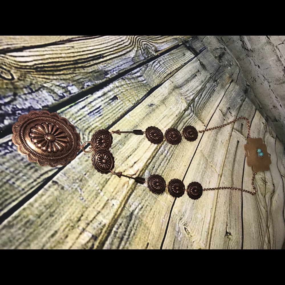 Beautiful Bronze Conch Necklace!